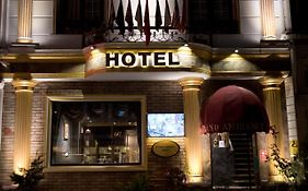 Grand Ambiance Hotel